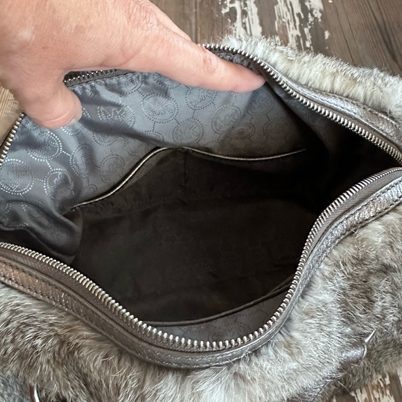 Michael Kors Rabbit Fur Like New Satchel Handbag Grey Silver Shimmer Leather - Picture 5 of 9